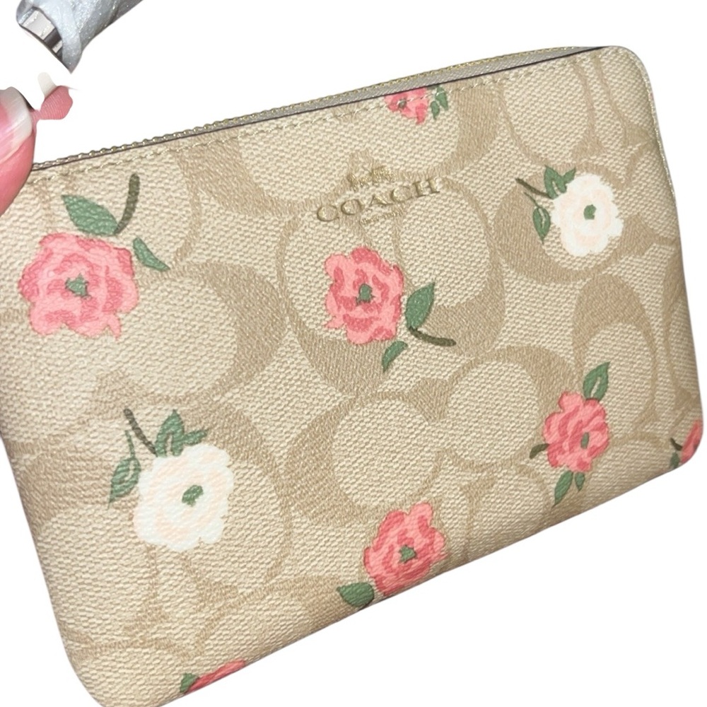 Coach NWT! Corner Zip Wristlet In Signature Canvas With Floral Print - Picture 7 of 12